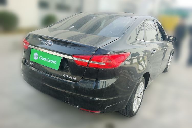 Used Ford Escort 2015 1.5L Manual Fashion Edition