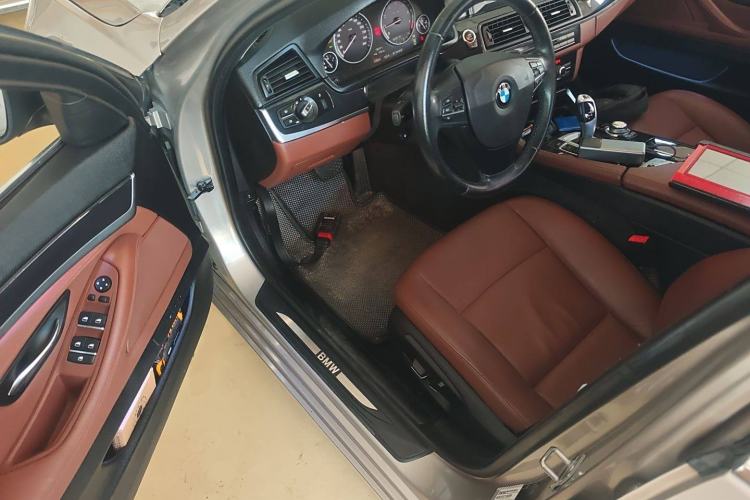 Used BMW 5 Series 2014 520Li Elegant Model
