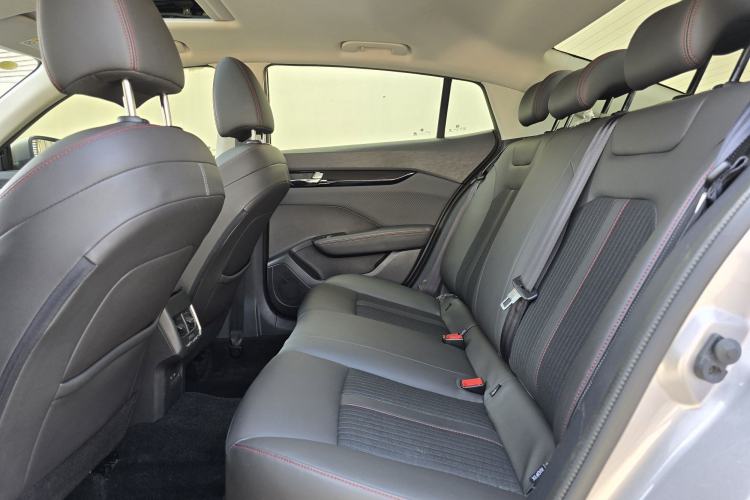 Used Dongfeng Aeolus Yixuan 2020 230T Automatic Cool Track Edition Interior 4