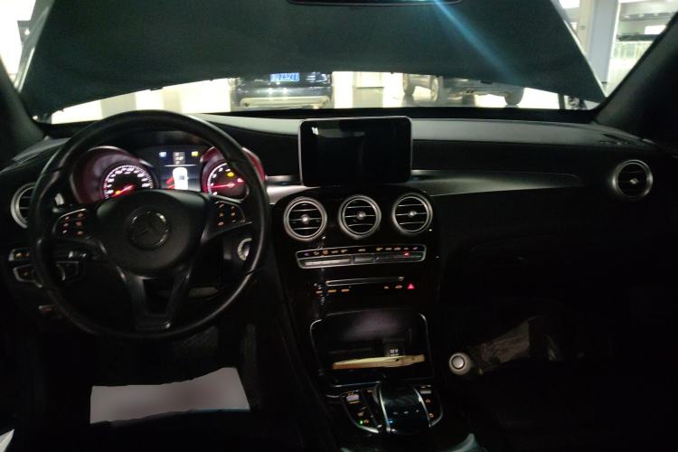 Used Mercedes-Benz GLC 2019 Facelift GLC 260 L 4MATIC Luxury Model Center Console