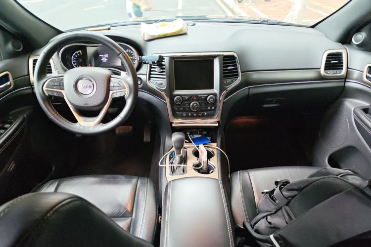 Used Jeep Grand Cherokee 2016 3.0L Comfort Navigation Edition Center Console