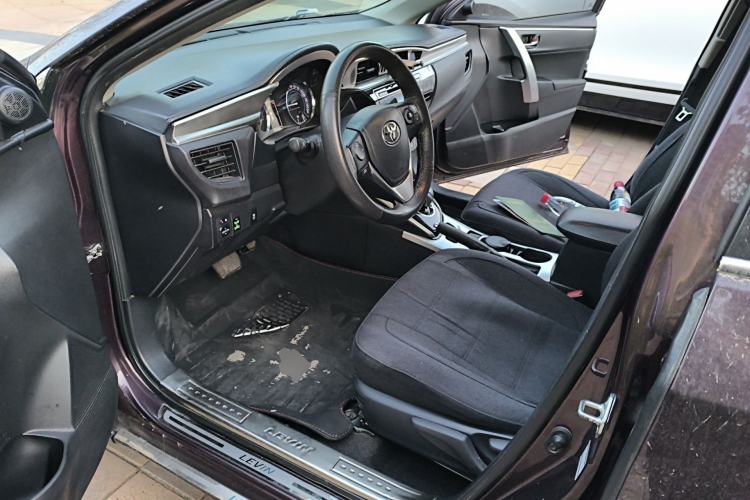 Used Toyota Levin 2016 Dual-Engine 1.8H GS E-CVT Elite Model with Sunroof
