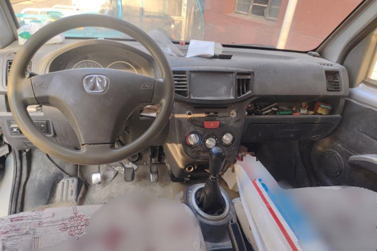 Used BAIC Weiwang 306 2011 1.3L base model 7 seats Center Console