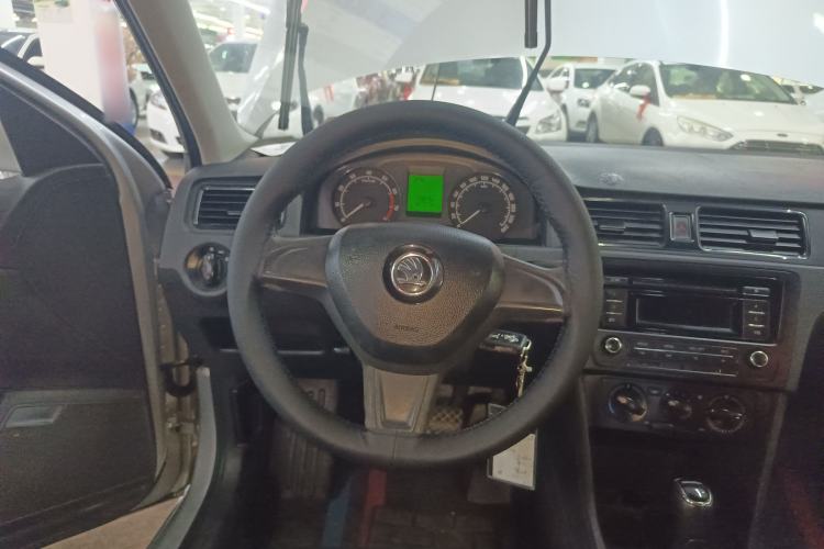 Used Skoda Rapid Spaceback 2014 1.6L Automatic Enjoyment Edition
