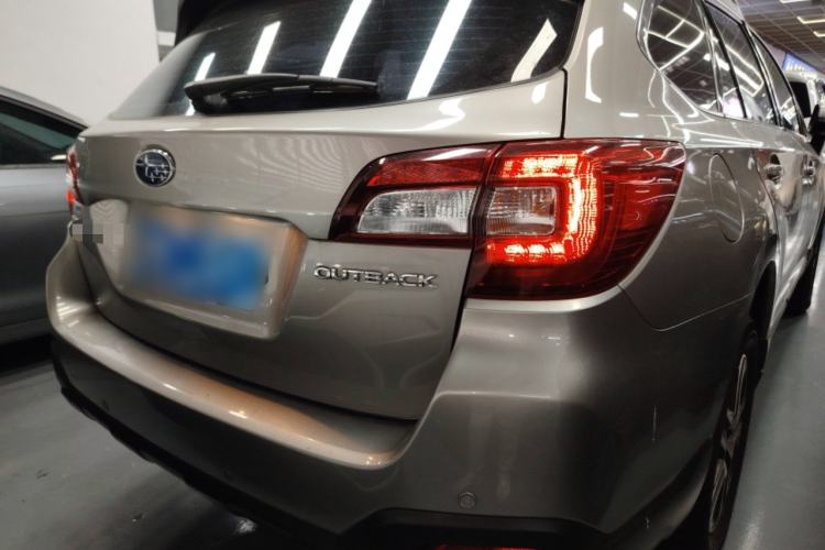 Used Subaru Outback 2020 2.5i Classic Edition Rear Right 45 Deg