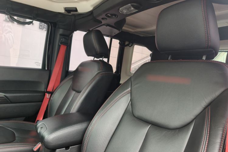 Used Jeep Wrangler 2017 3.6L Rubicon Recon 10th Anniversary Limited Collector's Edition Interior 4