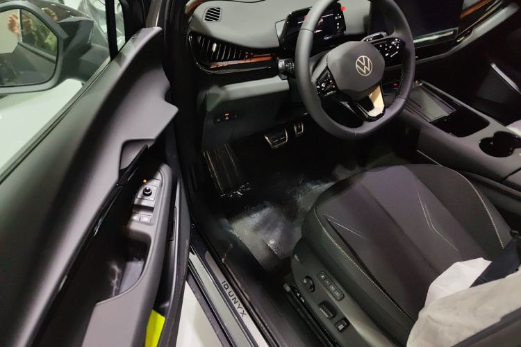 Used Volkswagen ID.UNYX 2025 Pure Model
