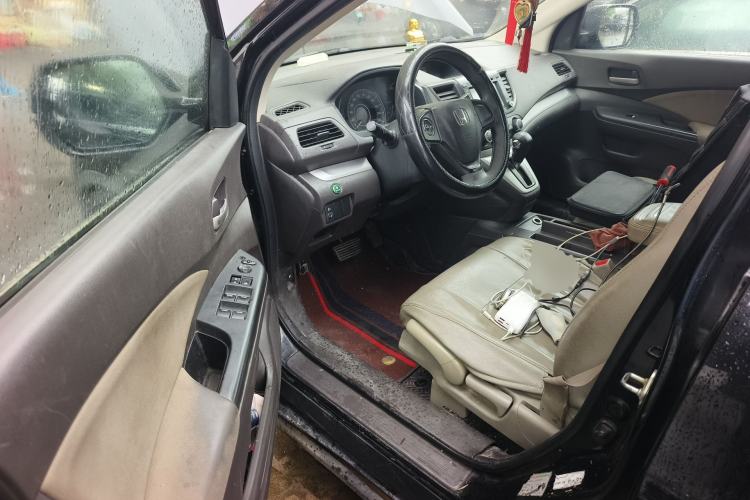 Used Honda CR-V 2012 2.0L two-wheel drive urban version
