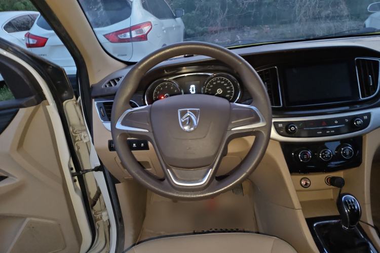 Used Baojun 730 2016 1.5L Manual Standard Version 7 Seats
