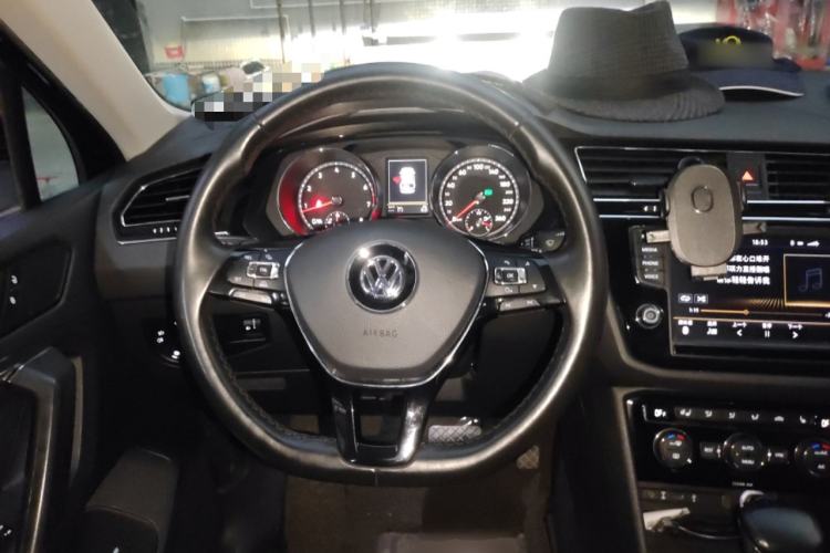 Used Volkswagen Tiguan L 2018 330TSI Automatic Two-Wheel Drive Luxury Edition Steering Wheel
