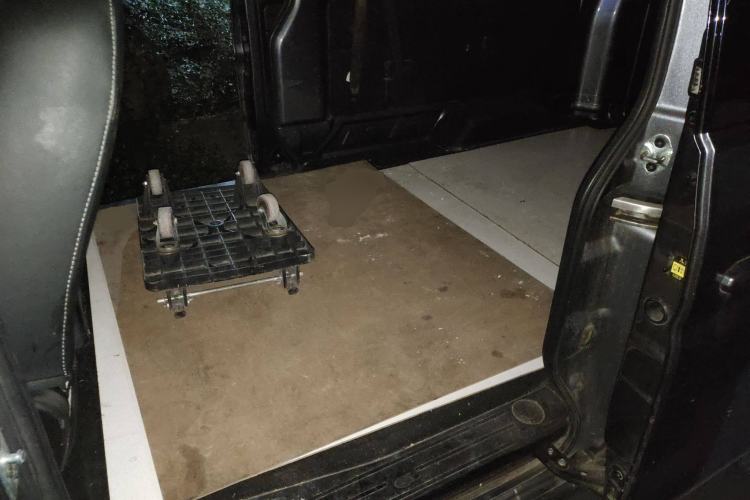 Used Jinbei Gold Hiace 2023 1.5L Passenger Vehicle Engineering Lion 5/6/7 Seater
