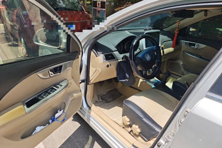 Used Buick Excelle 2013 1.5L Manual Classic Model
