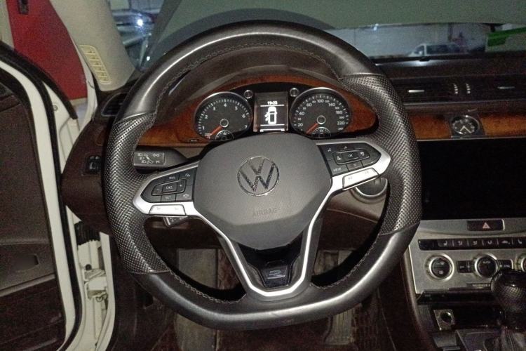 Used Volkswagen Magotan 2012 Travel Edition 2.0 TSI Comfort Version