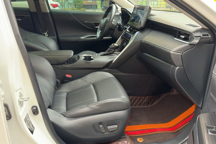 Used Toyota Harrier 2022 2.0L CVT Two-Wheel Drive Deluxe Edition
