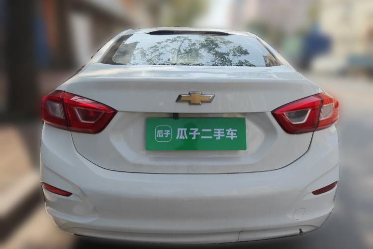 Used Chevrolet Cruze 2018 320 Automatic Pioneer Sunroof Edition
