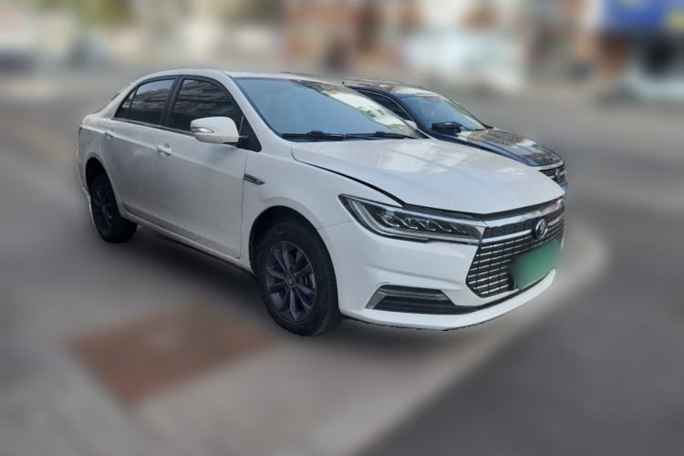 Used BYD Qin New Energy 2019 Travel Edition Front Right 45 Deg