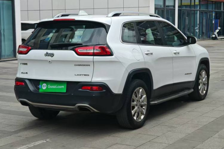 Used Jeep Cherokee 2016 2.4L Superior Edition