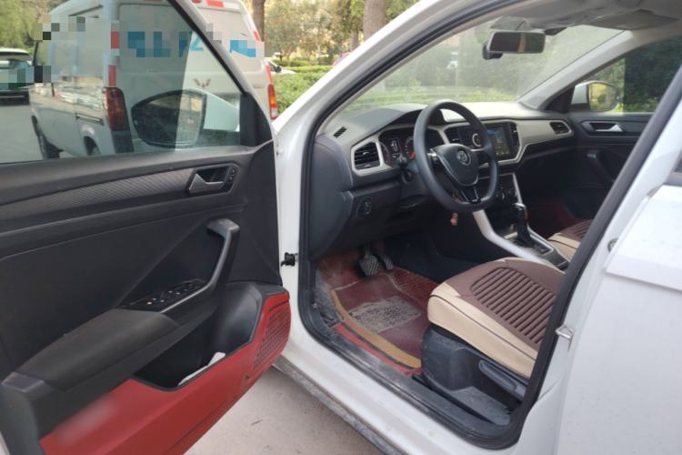 Used Volkswagen T-ROC 2018 230TSI DSG Two-Wheel Drive Fashion Edition China V Standard