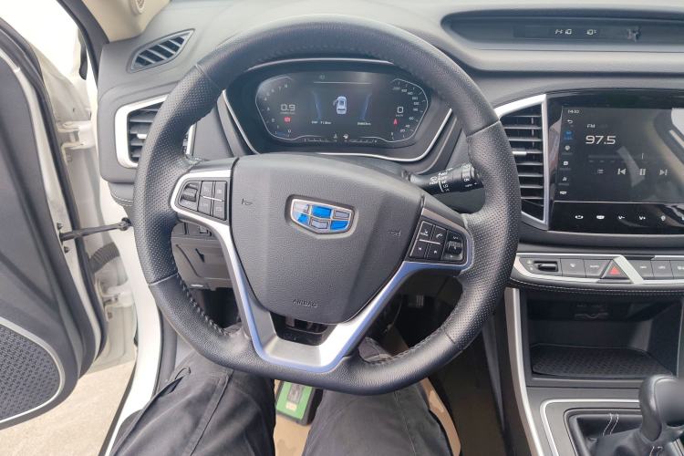 Used Geely Auto Vision X6 2019 1.4T Manual 4G Connect Luxury Model China VI Standard
