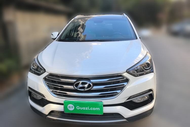 Used Hyundai Santa Fe 2017 2.0T Automatic Two-Wheel Drive Smart Version 7 Seats
