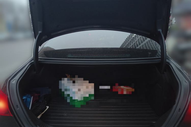 Used Mercedes-Benz E-Class 2022 E 300 L Sporty and Stylish Model Trunk