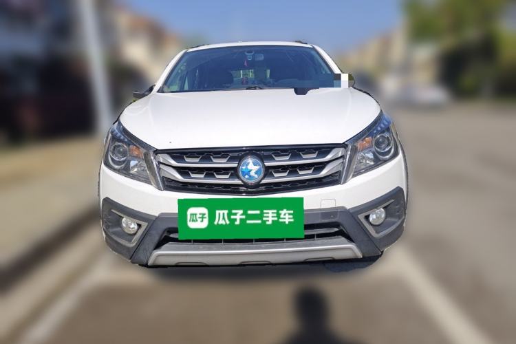 Used Venucia T70X 2016 2.0L CVT SmartFun Sport Edition