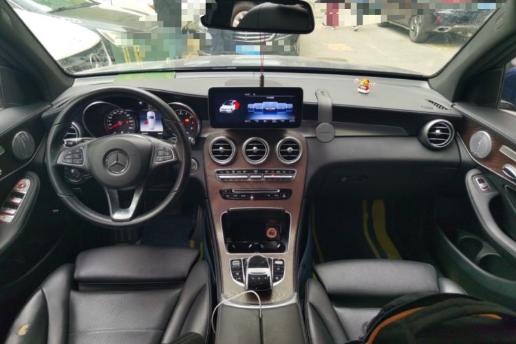 Used Mercedes-Benz GLC 2018 GLC 300 4MATIC Sport Edition Center Console