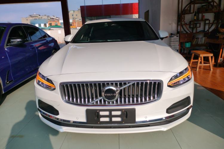 Used Volvo S90 2023 B5 Zhiyi Luxury Edition

