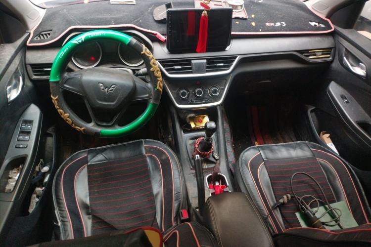 Used Wuling Hongguang S3 2019 1.5L Manual Standard Version China VI Standard