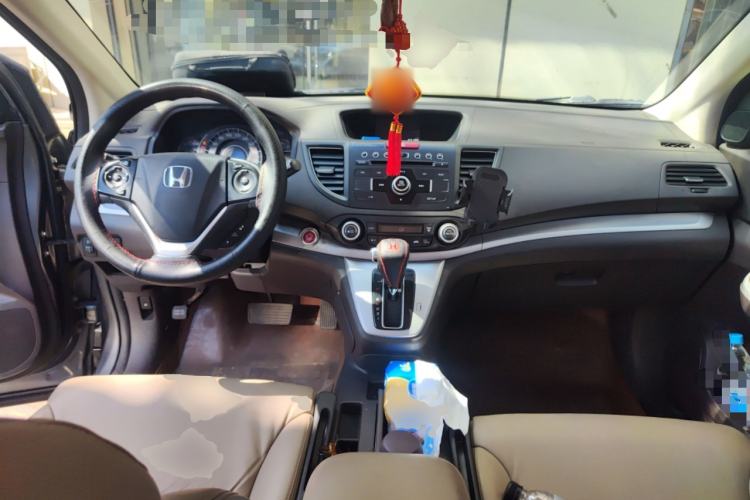 Used Honda CR-V 2012 2.4L four-wheel drive luxury version Center Console