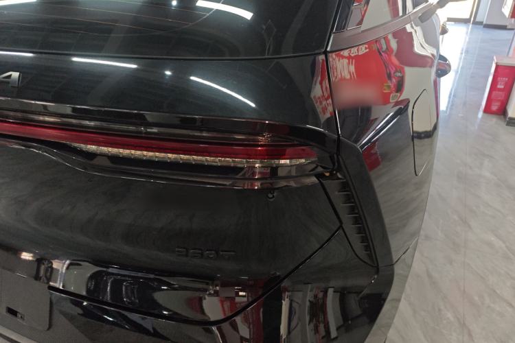 Used Venucia V 2022 260T Black Horse Edition · Idol Right Rear Taillight