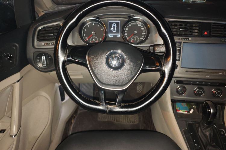 Used Volkswagen Golf 2015 1.4TSI Automatic Comfort Model
