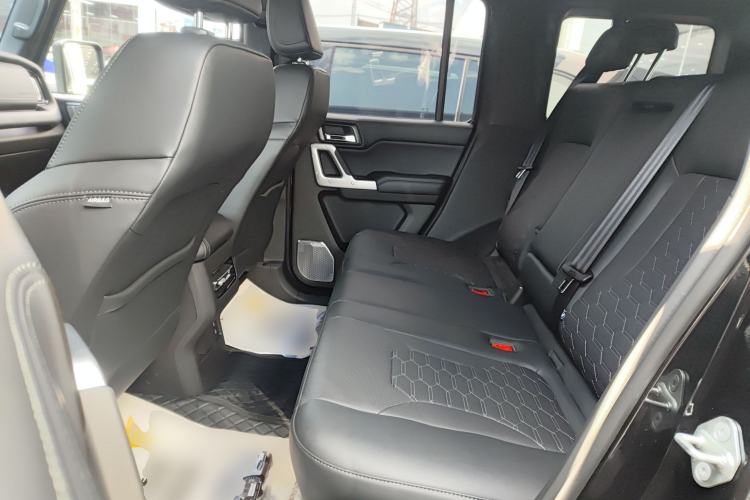 Used 212 T01 2024 2.0T Explorer Left Rear Seat