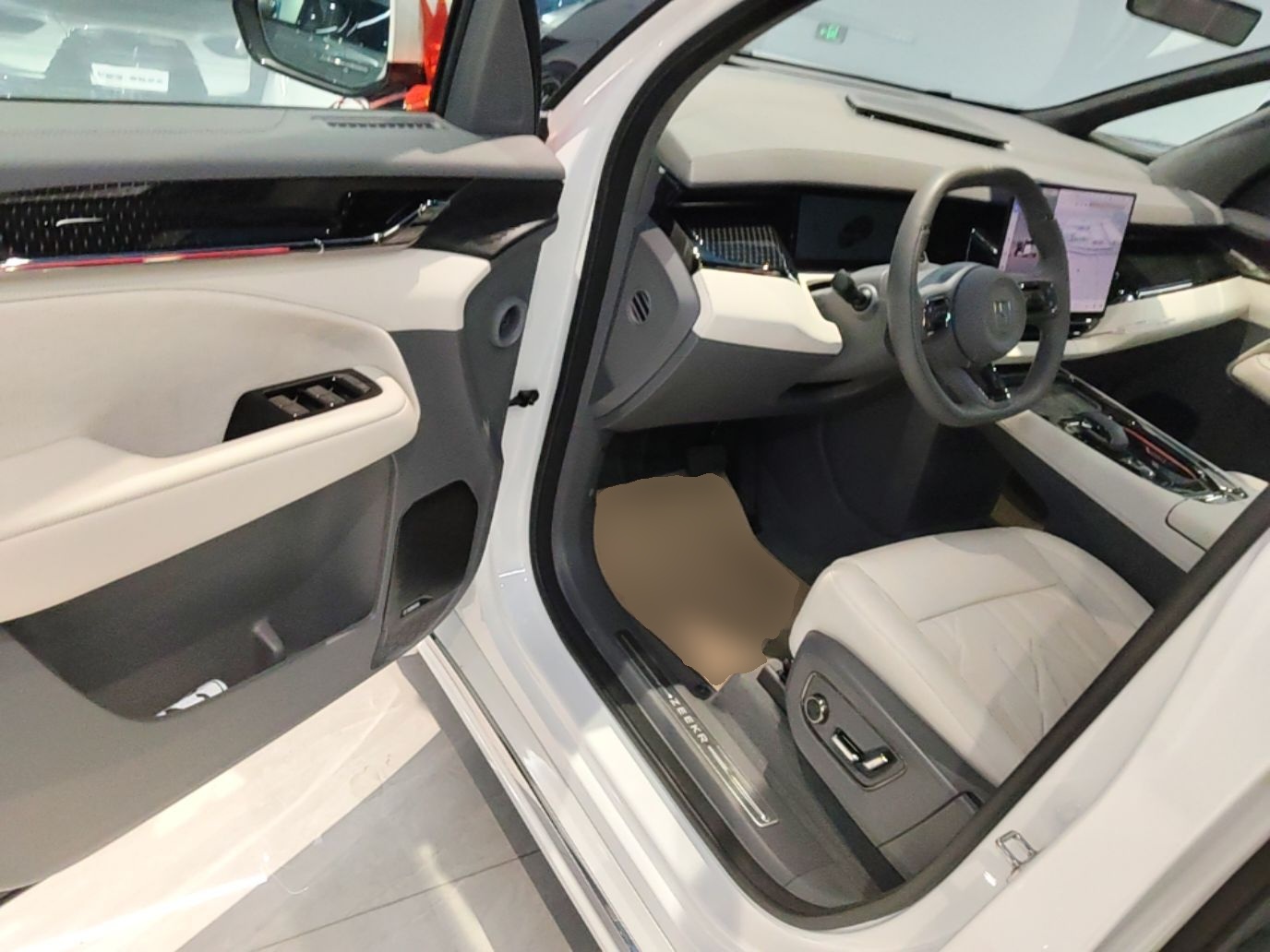 Zeekr 009 2024 Six-Seat Executive Version 4WD 108 kWh — снимка 18