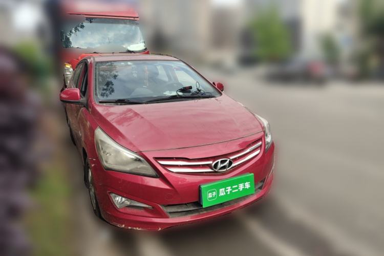 Used Hyundai Verna Ray 2014 1.4L Manual GLX Front Right 45 Deg