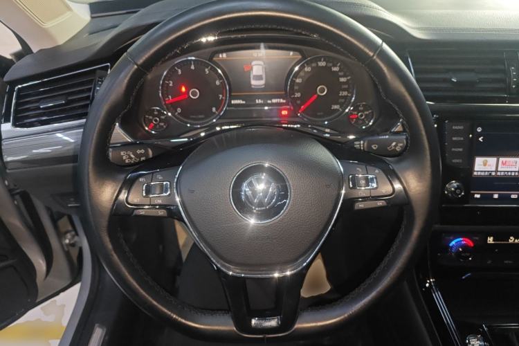 Used Volkswagen Phideon 2016 380TSI Two-Wheel-Drive Luxury Edition