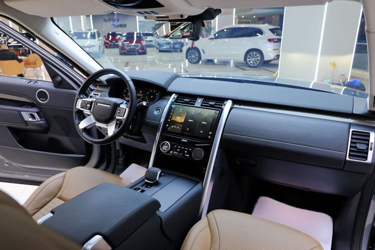 Used Land Rover Discovery 2023 360 PS Metropolitan Edition
