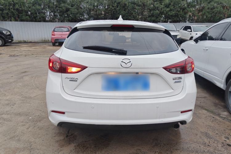 Used Mazda Mazda 3 Axela 2017 Hatchback 1.5L Automatic Comfort Model Emission Standard China V