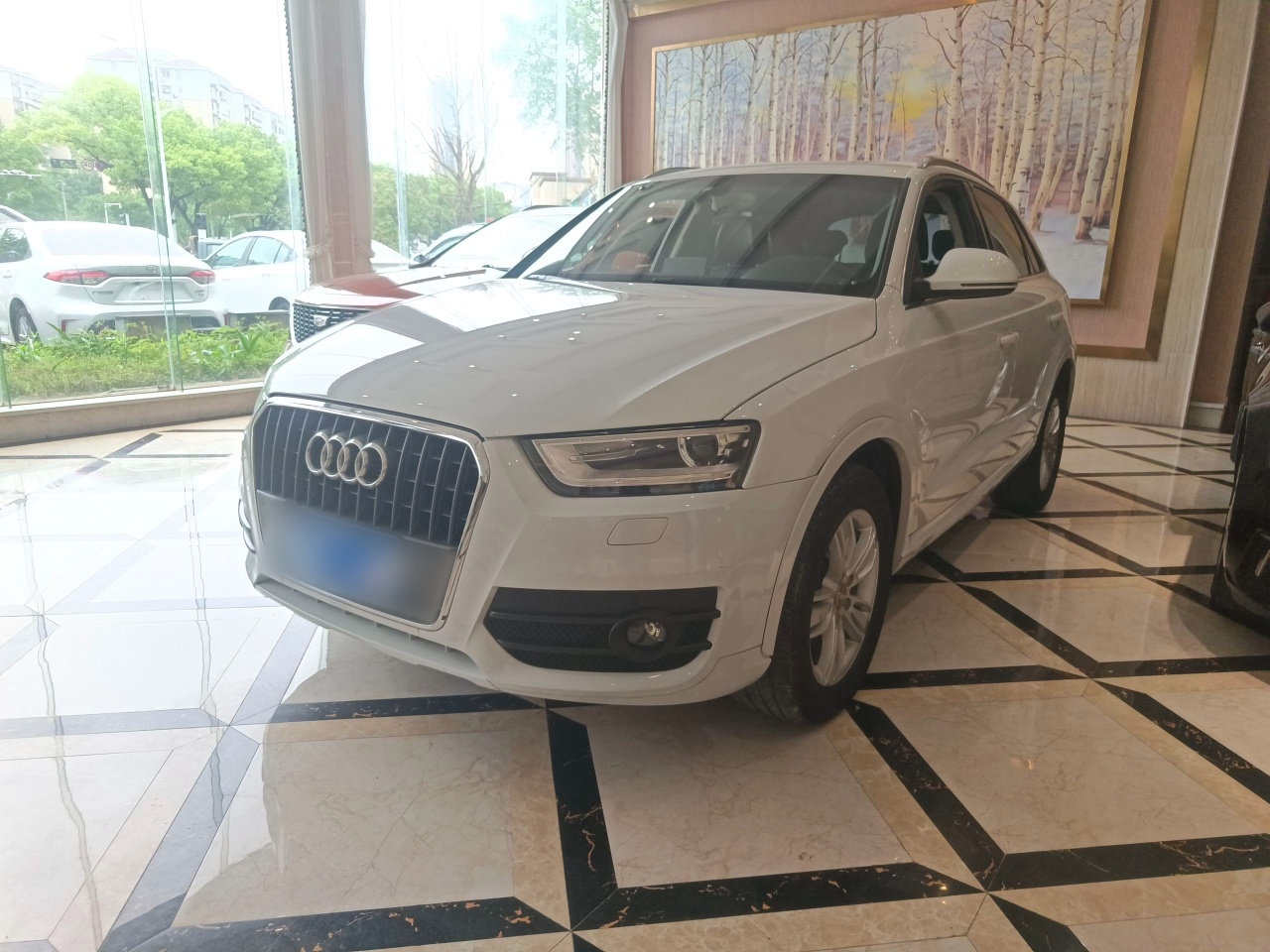 Под передней частью автомобиля