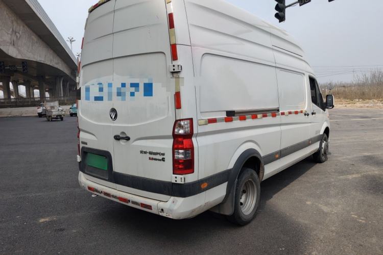 Used Foton Toano 2024 Joy Elephant Van Cummins 2.8T Manual Transmission Long Wheelbase Ultra-High Roof Rear Dual Tires 3-Seater
