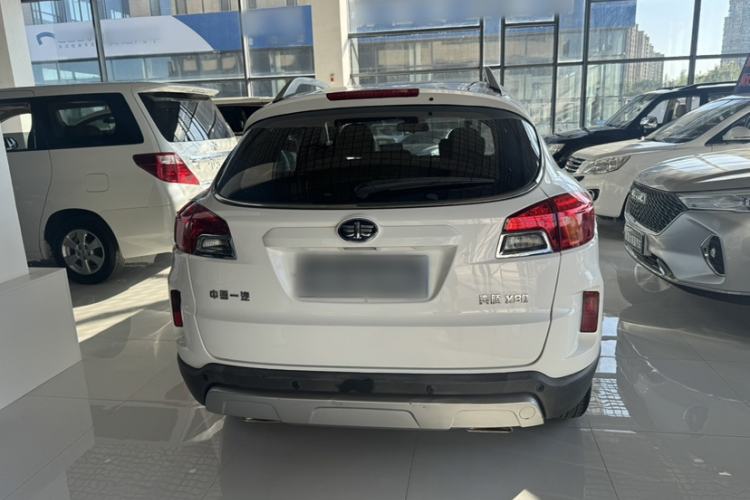 Used Bestune X80 2016 2.0L automatic Comfort trim level
