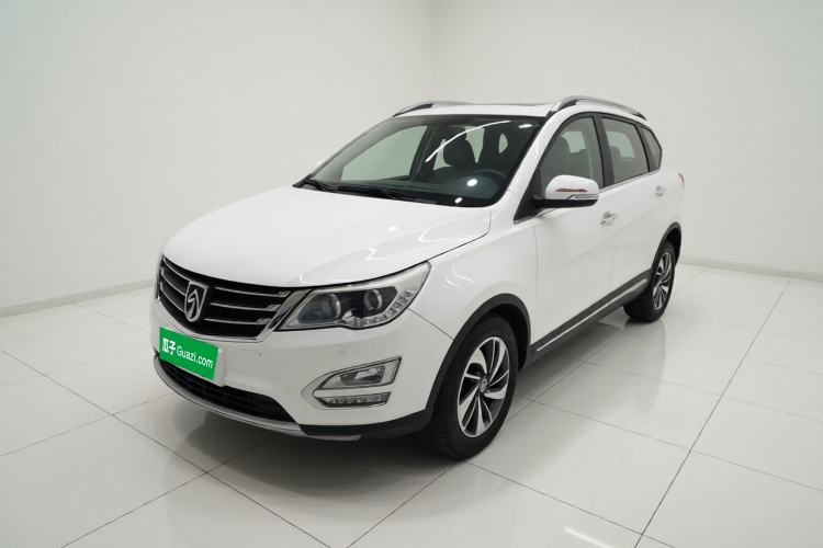Used Baojun 560 2015 1.8L manual luxury version Front Left 45 Deg