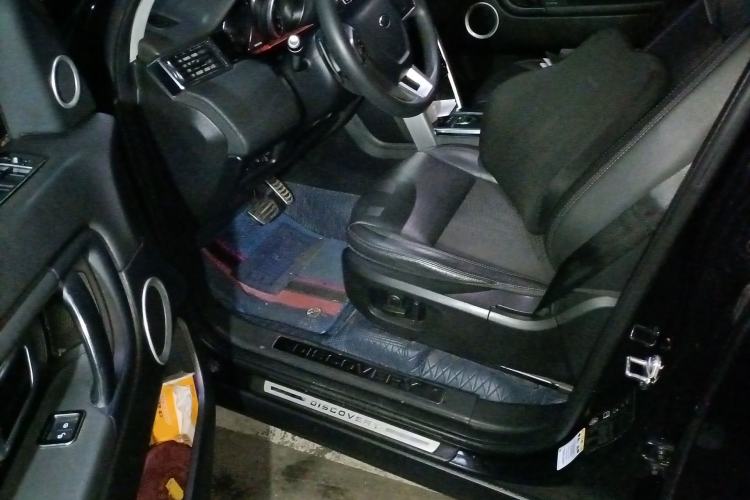 Used Land Rover Discovery Sport 2018 200 PS PURE Edition Driver Seat