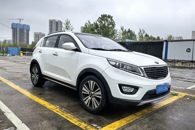 Used Kia Sportage R 2015 2.0L Automatic Two-Wheel Drive DLX Model Exterior 2