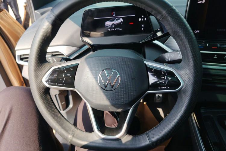 Used Volkswagen ID.4 CROZZ 2022 Long-Range PURE+ Edition Steering Wheel