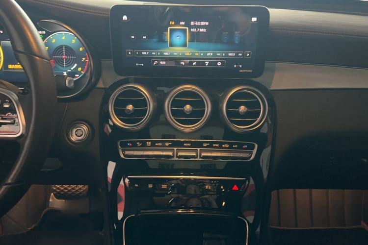 Used Mercedes-Benz GLC 2021 GLC 260 L 4MATIC Dynamic Edition Audio And AC Panel