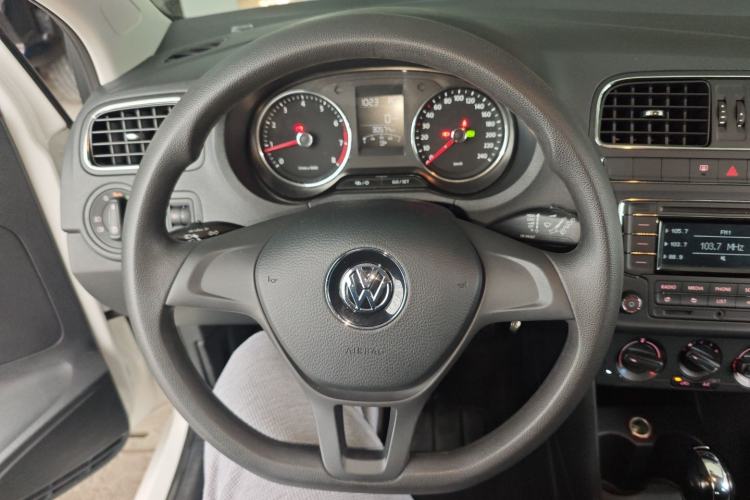 Used Volkswagen Polo 2014 1.6L Automatic Comfort Edition Steering Wheel