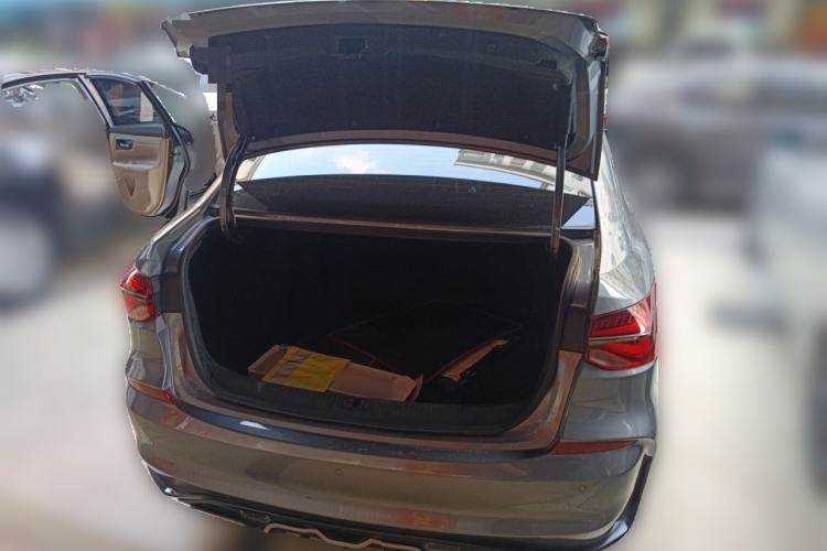 Used Chevrolet Monza 2020 Light Hybrid RS 330T Automatic Comfort Edition Trunk