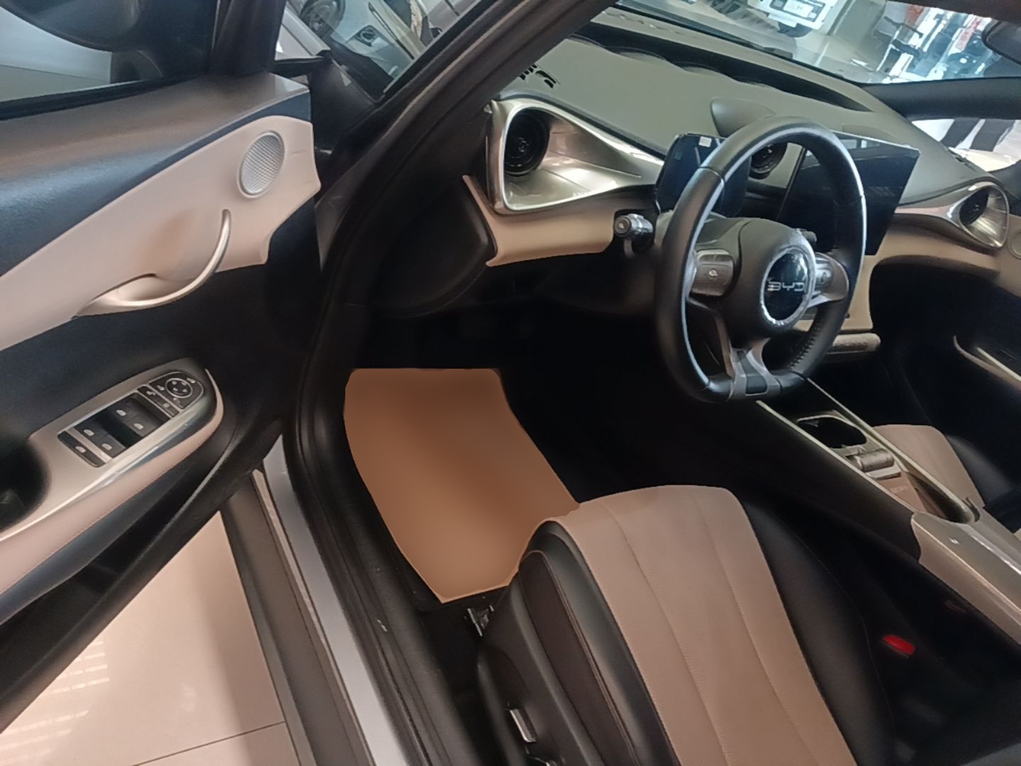 BYD Dolphin 2023 420 km Fashion Edition — снимка 18