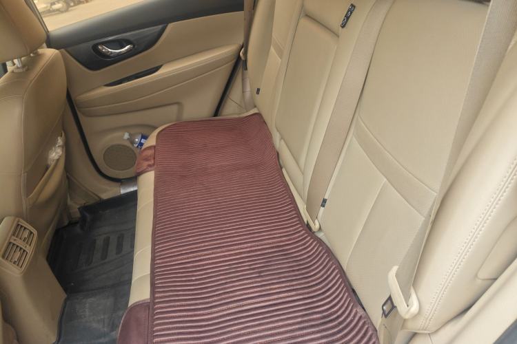 Used Nissan X-Trail 2014 2.5L CVT Leading Edition 4WD
